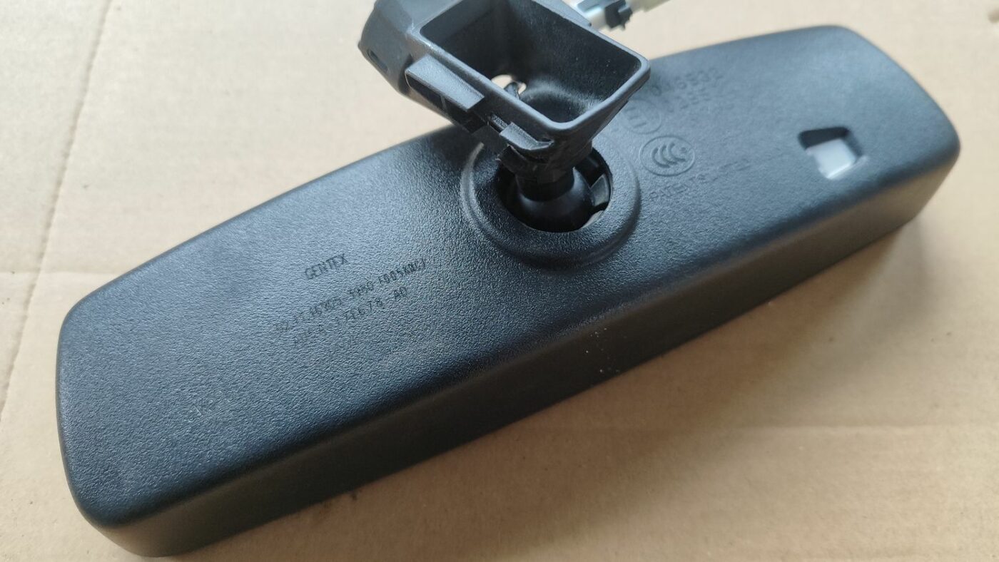 Salona atpakaļskata spogulis priekš FORD FOCUS 2016 UNIVERSAL 6 Salona atpakaļskata spogulis priekš FORD FOCUS 2016 UNIVERSAL