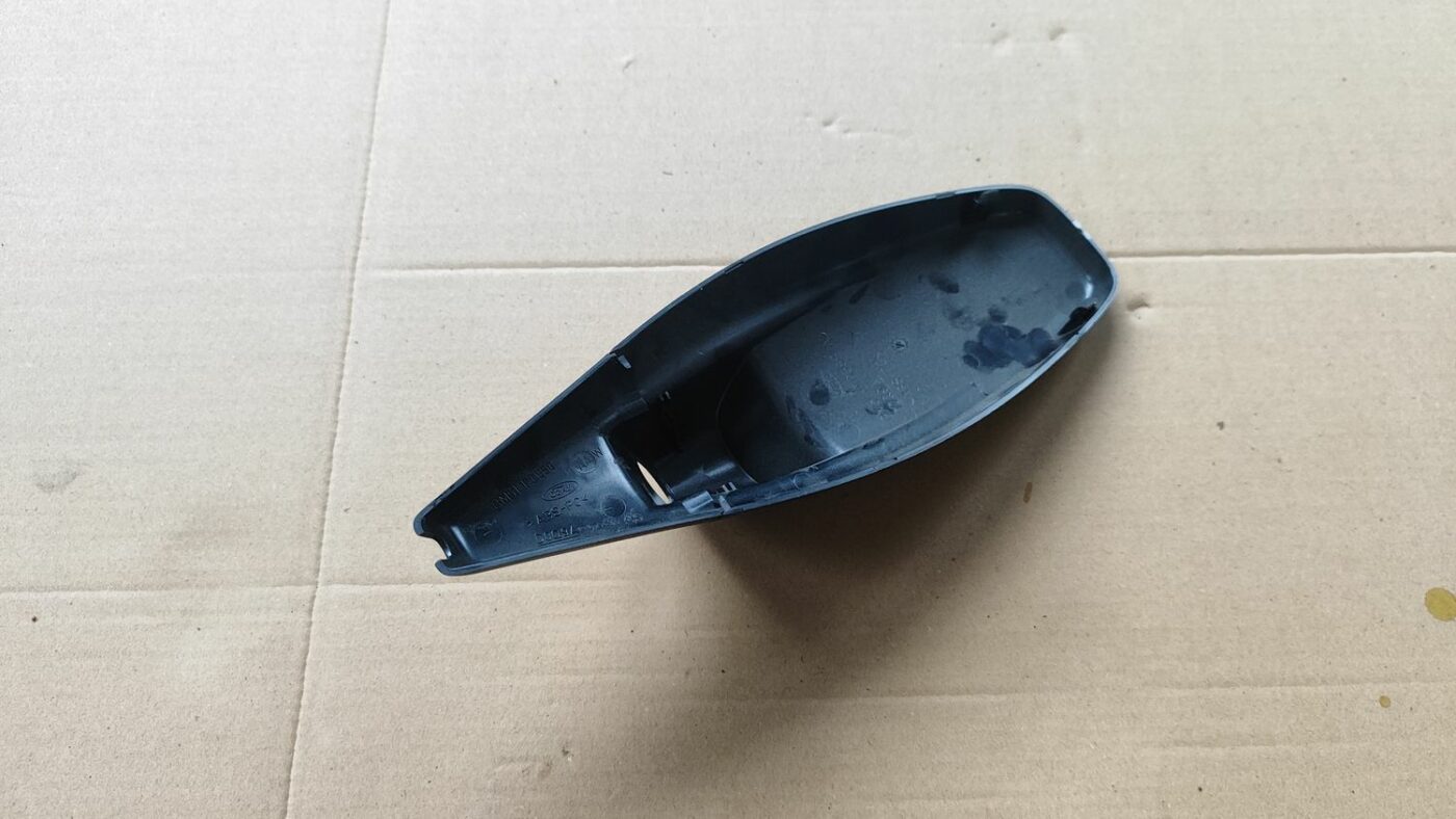 Atpakaļskata spoguļa apdare (salonā) priekš FORD FOCUS 2016 UNIVERSAL 5 Atpakaļskata spoguļa apdare (salonā) priekš FORD FOCUS 2016 UNIVERSAL