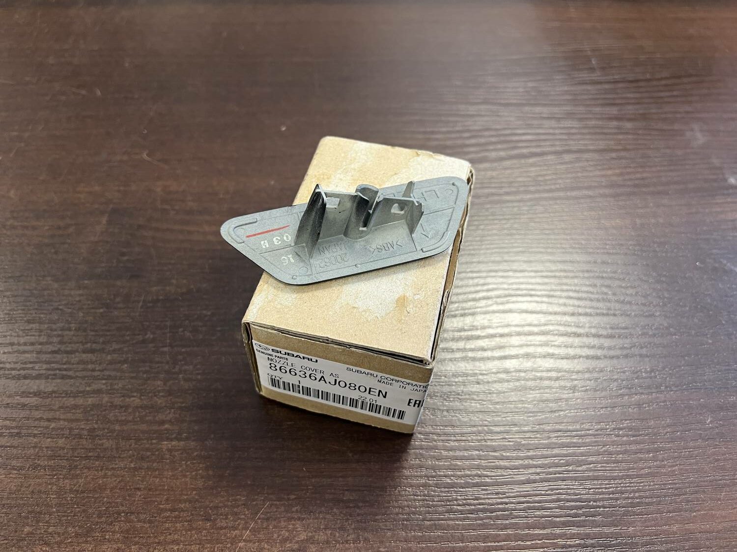 Lukturu mazgātāja sprauslas vāks priekš SUBARU LEGACY 2010 2 Lukturu mazgātāja sprauslas vāks priekš SUBARU LEGACY 2010