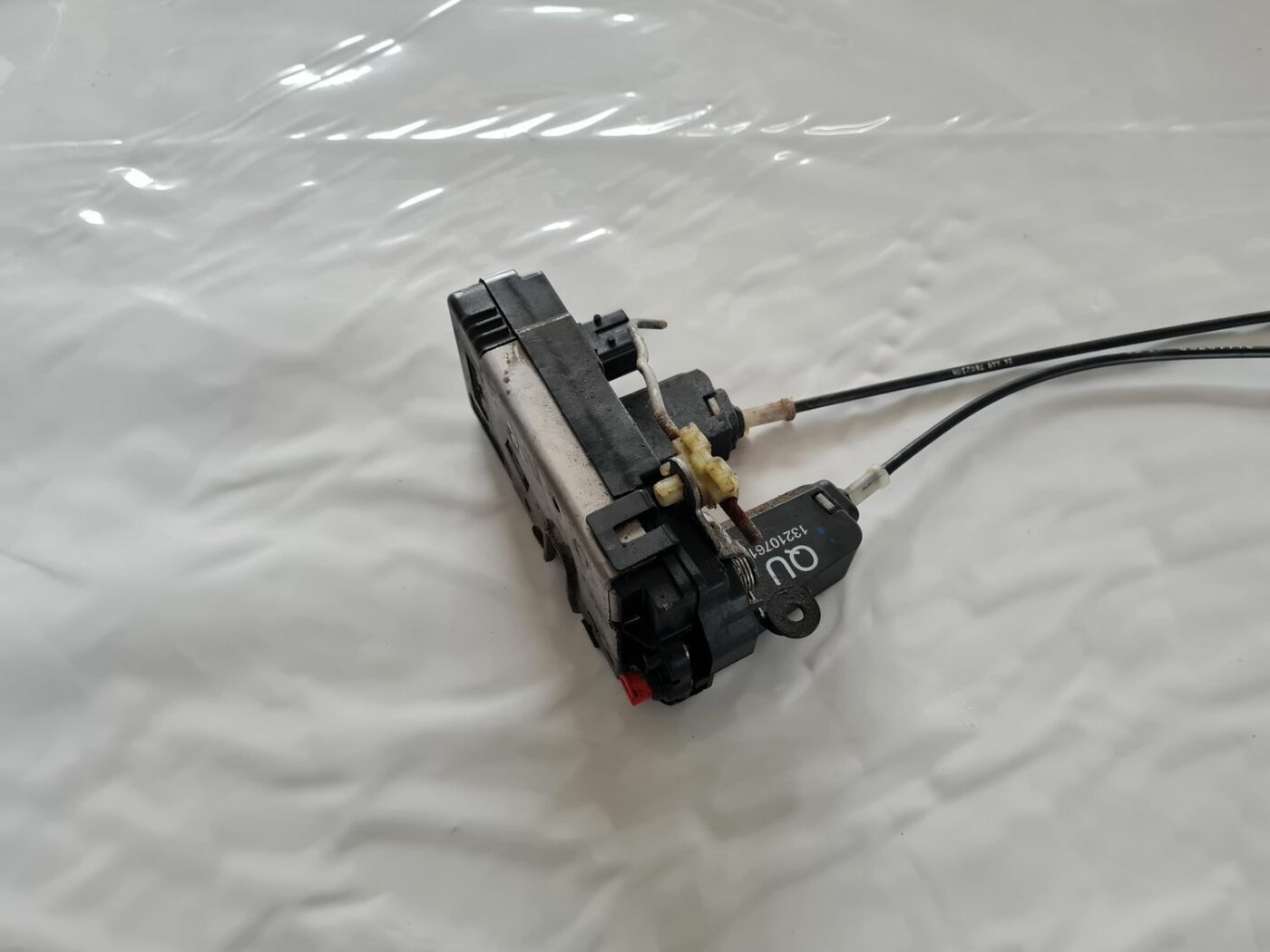 Aizmugurējo labo durvju slēdzene priekš OPEL VECTRA C 2006 4 Aizmugurējo labo durvju slēdzene priekš OPEL VECTRA C 2006