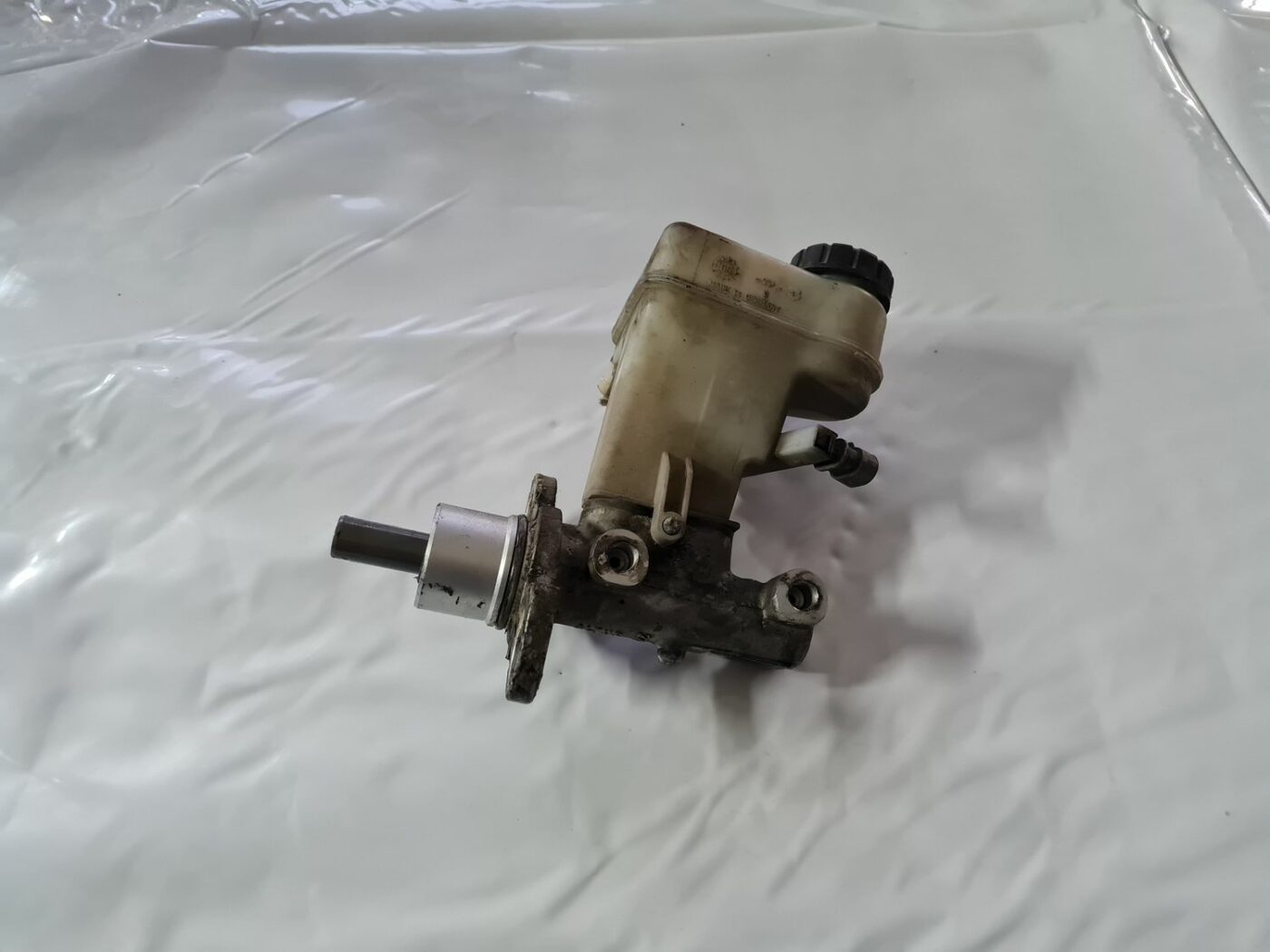 Bremžu pastiprinātāja galvenais cilindrs priekš OPEL VECTRA C 2006 1 Bremžu pastiprinātāja galvenais cilindrs priekš OPEL VECTRA C 2006