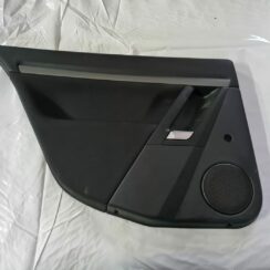 Aizmugurējo kreiso durvju apdare priekš OPEL VECTRA C 2006
