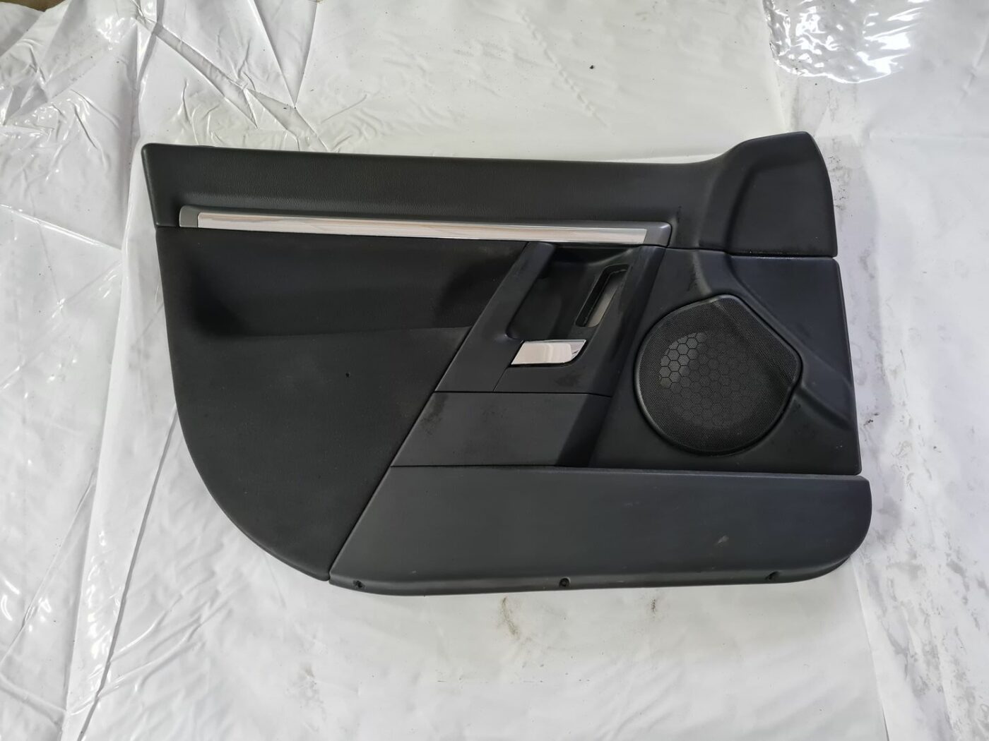 Priekšējo kreiso durvju apdare priekš OPEL VECTRA C 2006 1 Priekšējo kreiso durvju apdare priekš OPEL VECTRA C 2006