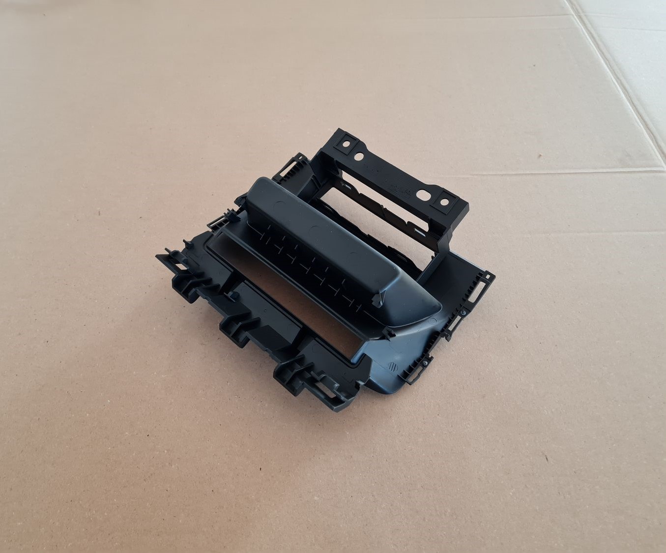 Displeja apdare (uz paneļa) priekš OPEL ASTRA J 2013 4 Displeja apdare (uz paneļa) priekš OPEL ASTRA J 2013