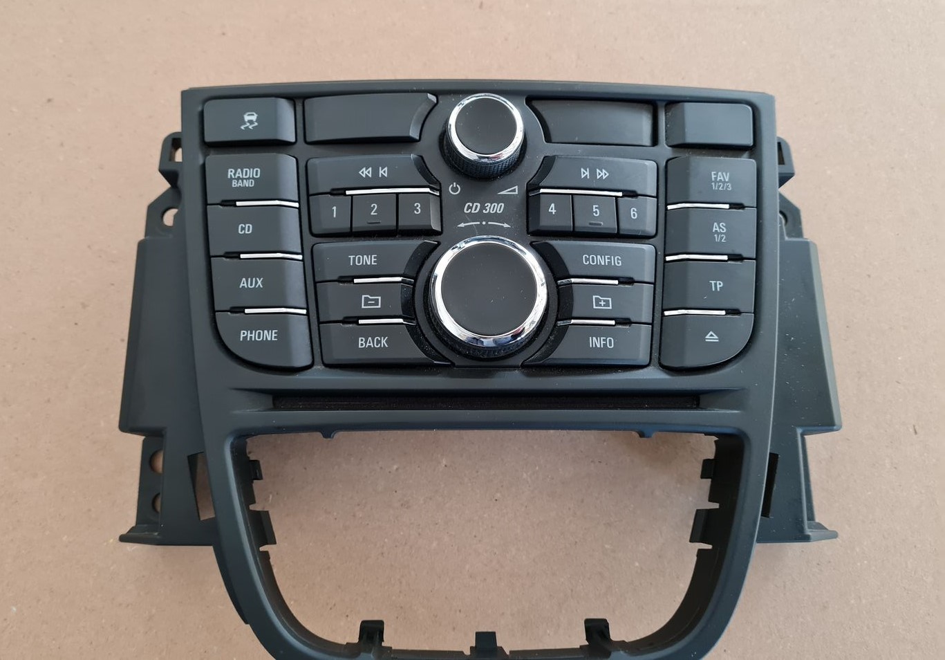 Multimēdijas vadības bloks priekš OPEL ASTRA J 2013 2 Multimēdijas vadības bloks priekš OPEL ASTRA J 2013