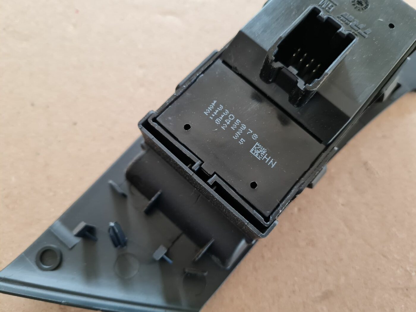 Šofera durvju slēdža pogas priekš OPEL ASTRA J 2013 3 Šofera durvju slēdža pogas priekš OPEL ASTRA J 2013