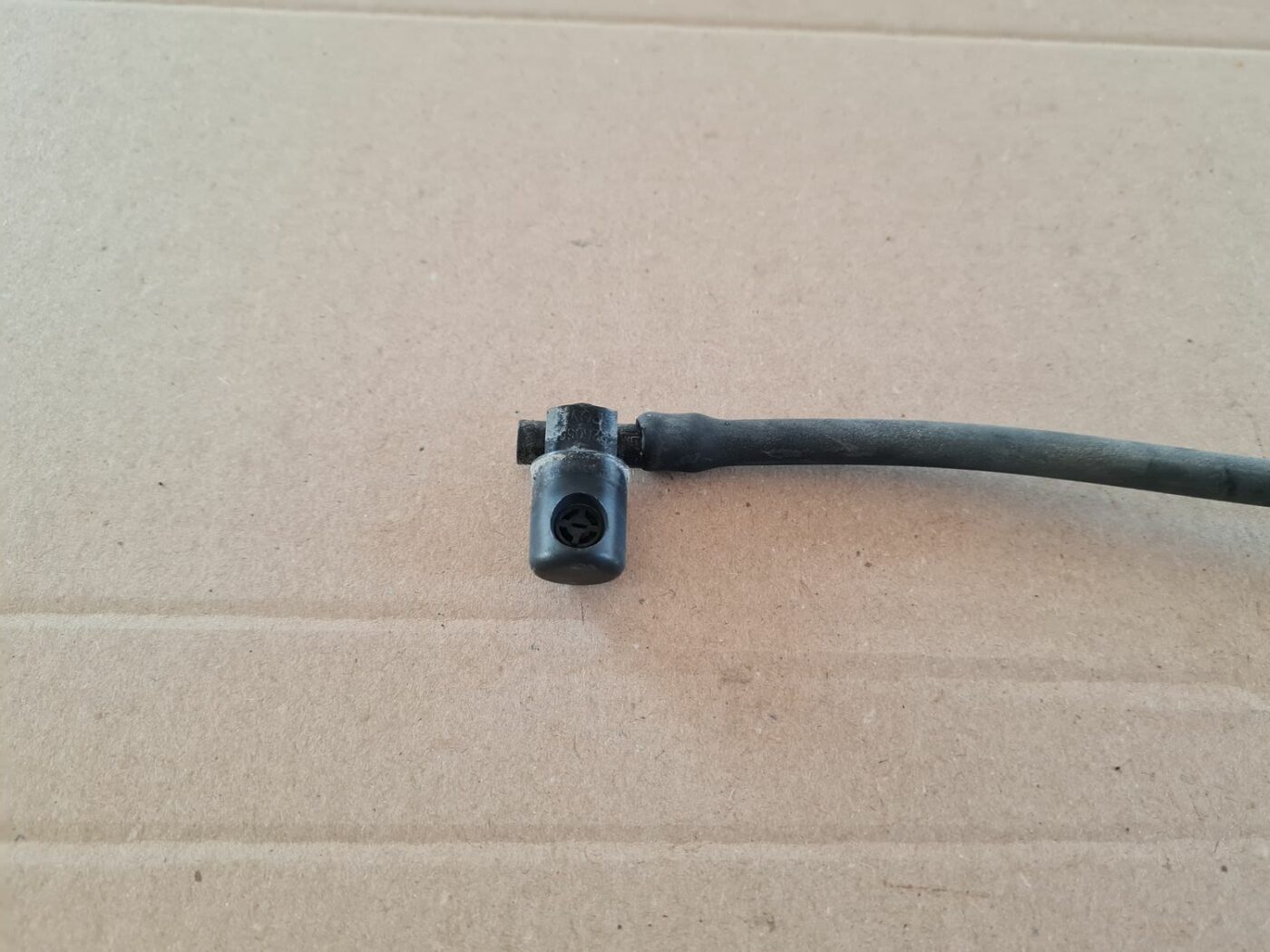 Vējstikla mazgāšanas šķidruma sprausla priekš OPEL ASTRA J 2013 3 Vējstikla mazgāšanas šķidruma sprausla priekš OPEL ASTRA J 2013