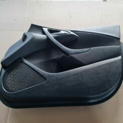 Priekšējo labo durvju apdare priekš OPEL ASTRA J 2013