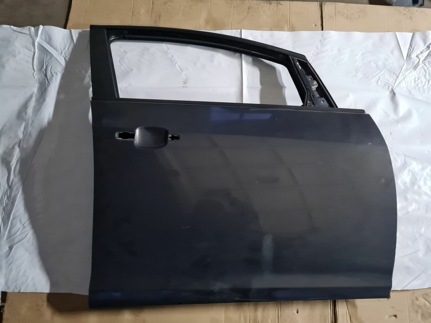 Priekšējās labās durvis priekš OPEL ASTRA J 2013 1 Priekšējās labās durvis priekš OPEL ASTRA J 2013