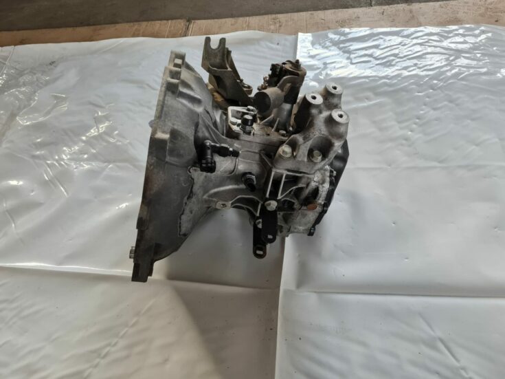 Mehāniska pārnesumkārba priekš OPEL ASTRA J 2013