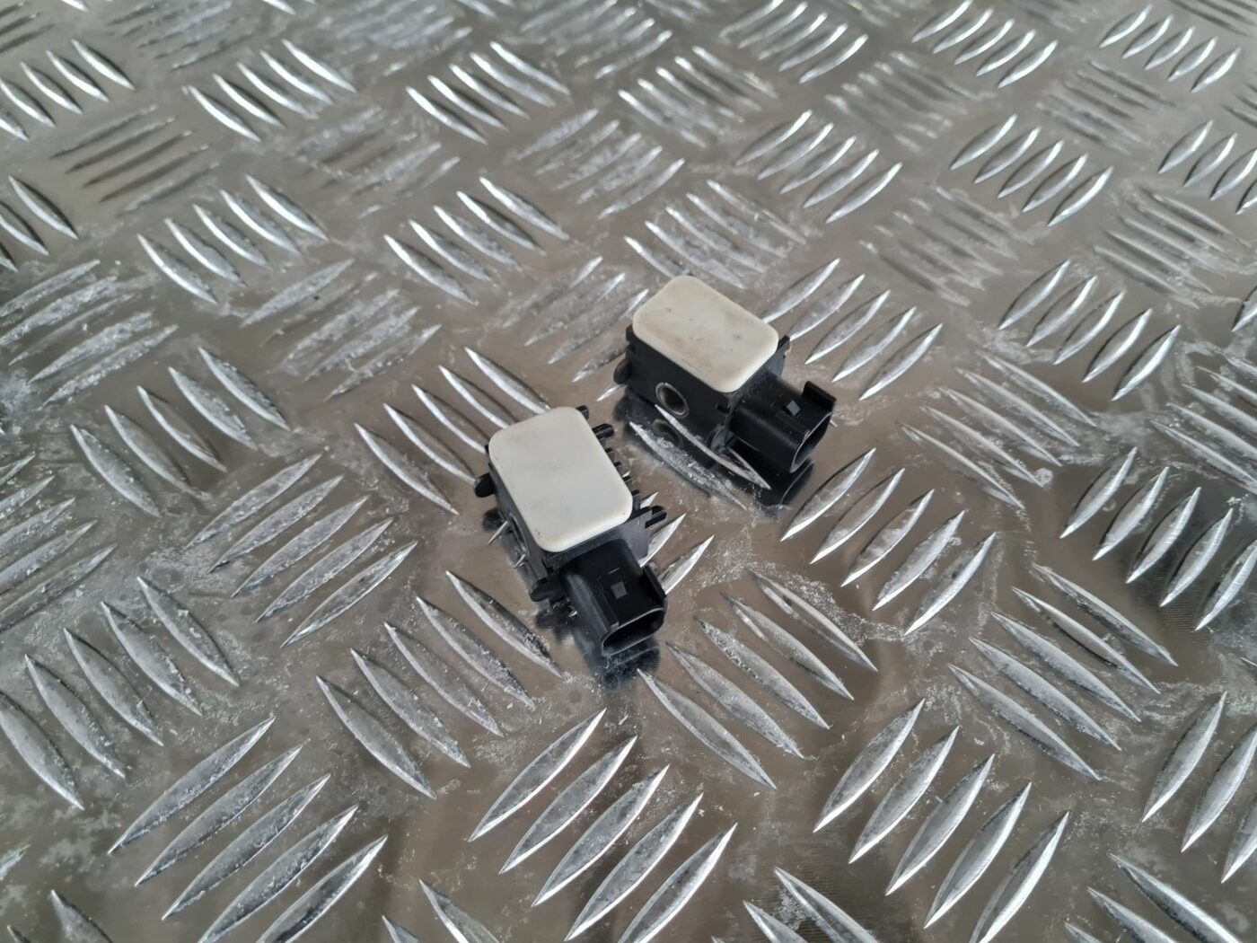 Drošības spilvena trieciensensors priekš FORD FOCUS C-MAX 2004 1 Drošības spilvena trieciensensors priekš FORD FOCUS C-MAX 2004