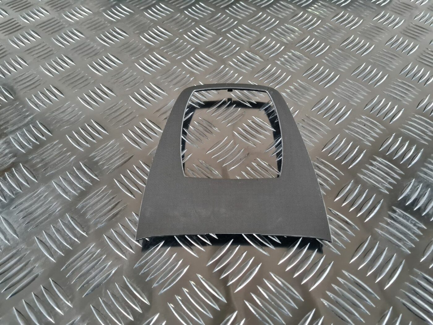 Dekoratīvs rāmis pārnesumu selektoram priekš FORD FOCUS C-MAX 2004 1 Dekoratīvs rāmis pārnesumu selektoram priekš FORD FOCUS C-MAX 2004