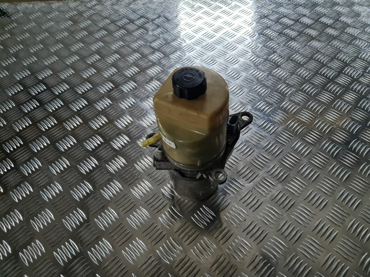 Hidrauliskais pastiprinātājs priekš FORD FOCUS C-MAX 2004 1 Hidrauliskais pastiprinātājs priekš FORD FOCUS C-MAX 2004