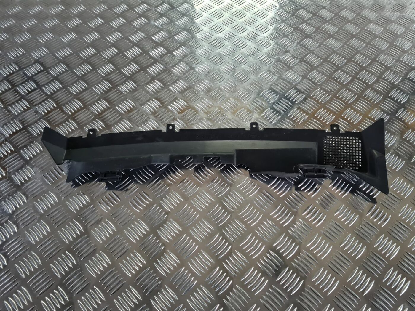 Ieplūdes gaisa deflektors/Difuzors priekš FORD FOCUS C-MAX 2004 2 Ieplūdes gaisa deflektors/Difuzors priekš FORD FOCUS C-MAX 2004