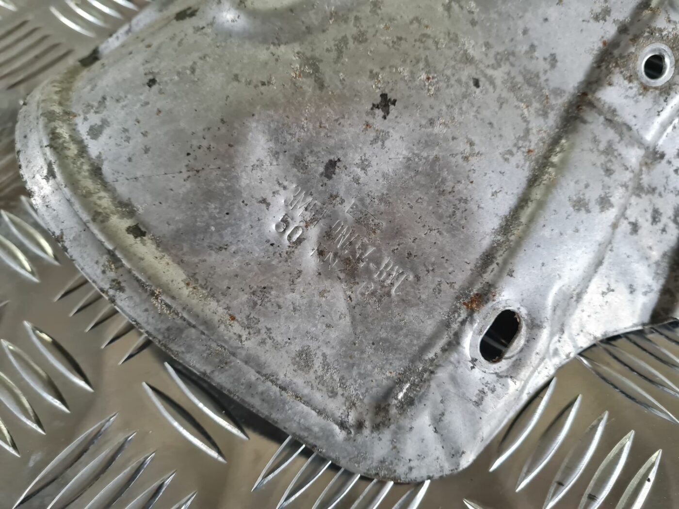 Karstuma aizsargs (mazs) priekš FORD FOCUS C-MAX 2004 2 Karstuma aizsargs (mazs) priekš FORD FOCUS C-MAX 2004