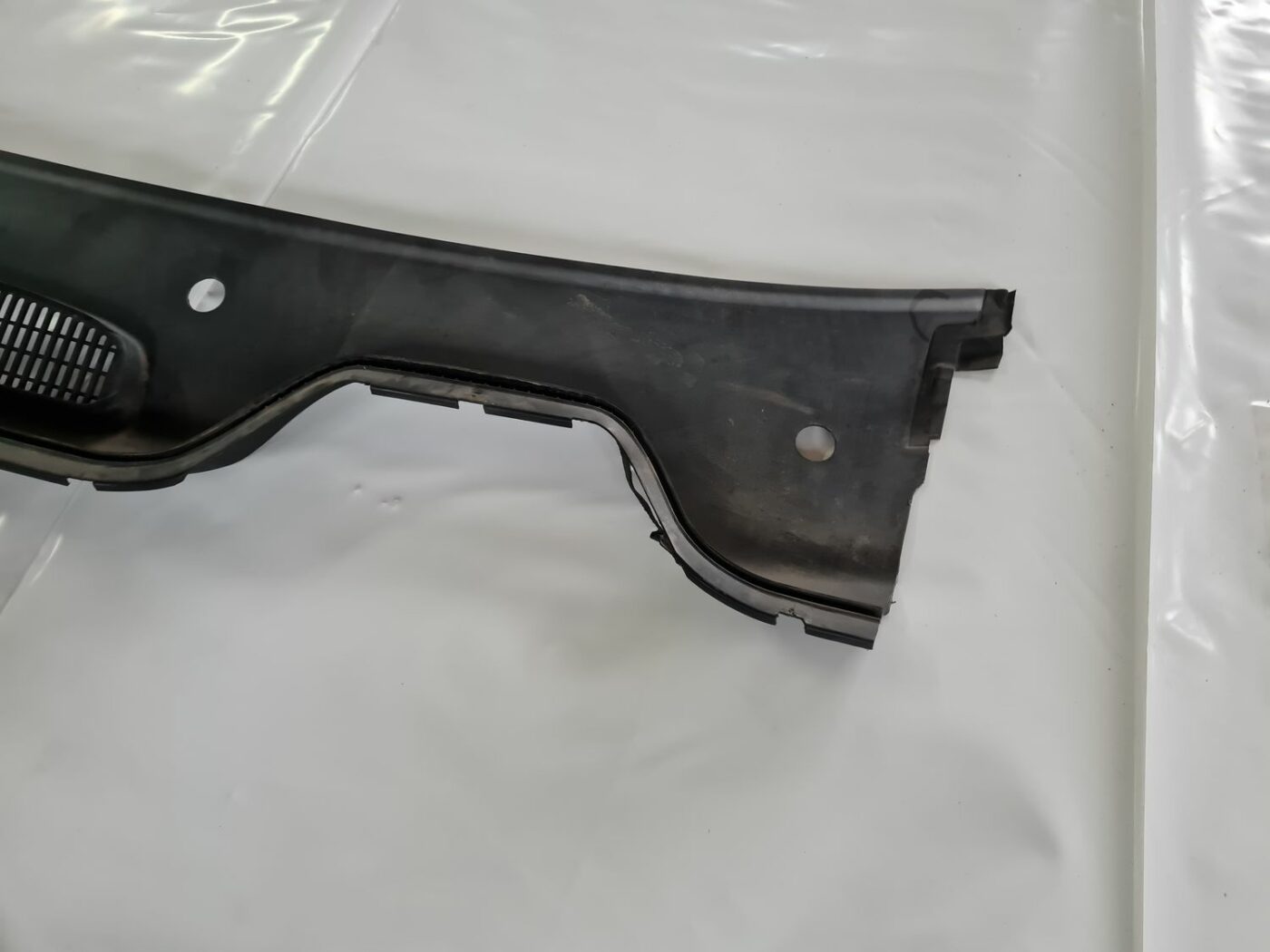 Vējstikla uzlikas (deflektora) režģis priekš FORD FOCUS C-MAX 2004 5 Vējstikla uzlikas (deflektora) režģis priekš FORD FOCUS C-MAX 2004