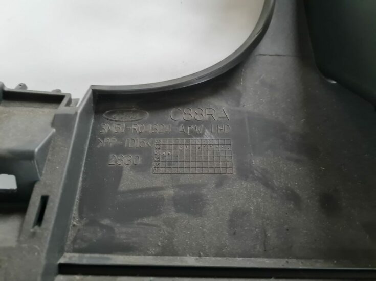 Mērinstrumentu paneļa apdare (zem stūres) priekš FORD FOCUS C-MAX 2004