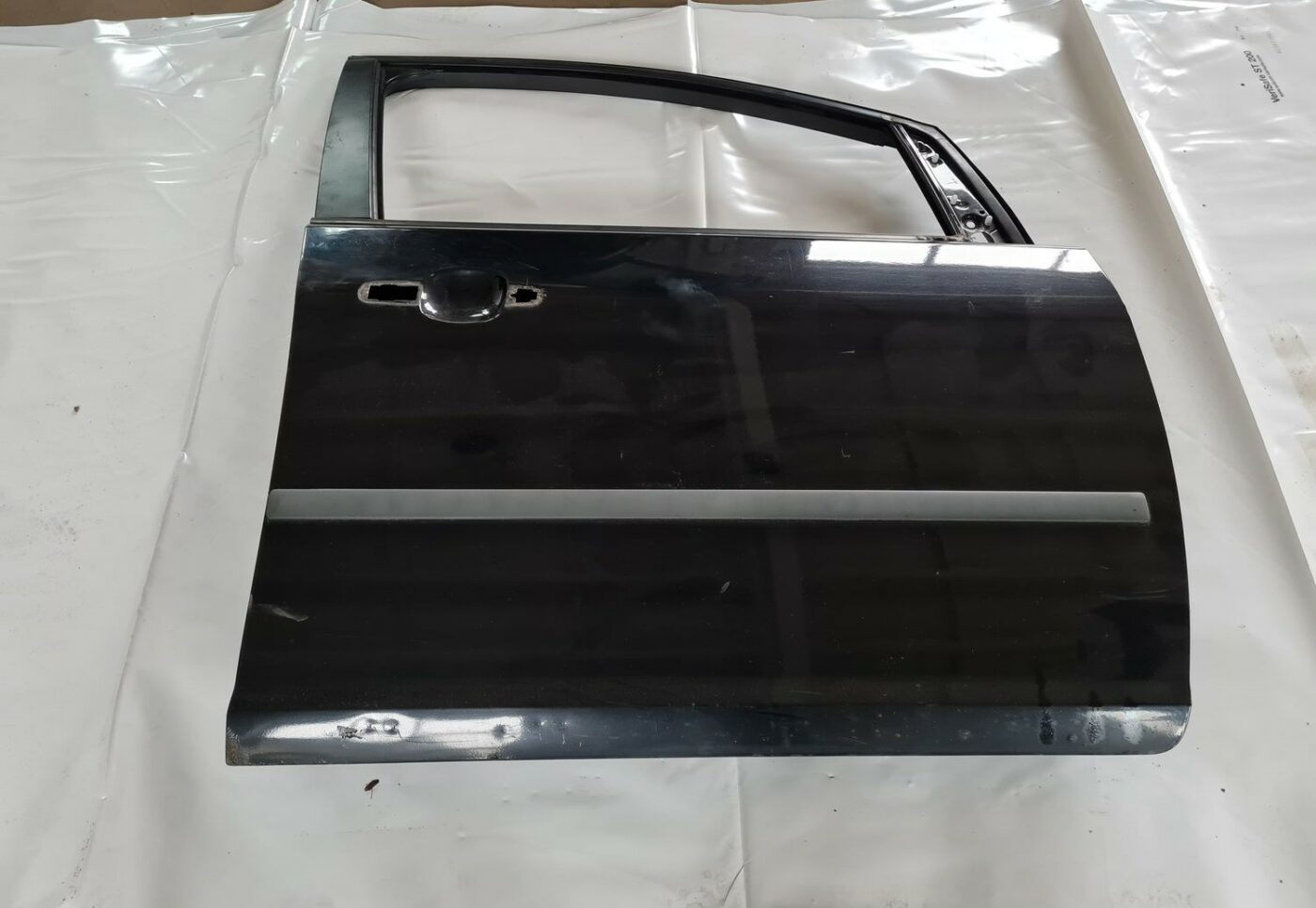 Priekšējās labās durvis priekš FORD FOCUS C-MAX 2004 1 Priekšējās labās durvis priekš FORD FOCUS C-MAX 2004