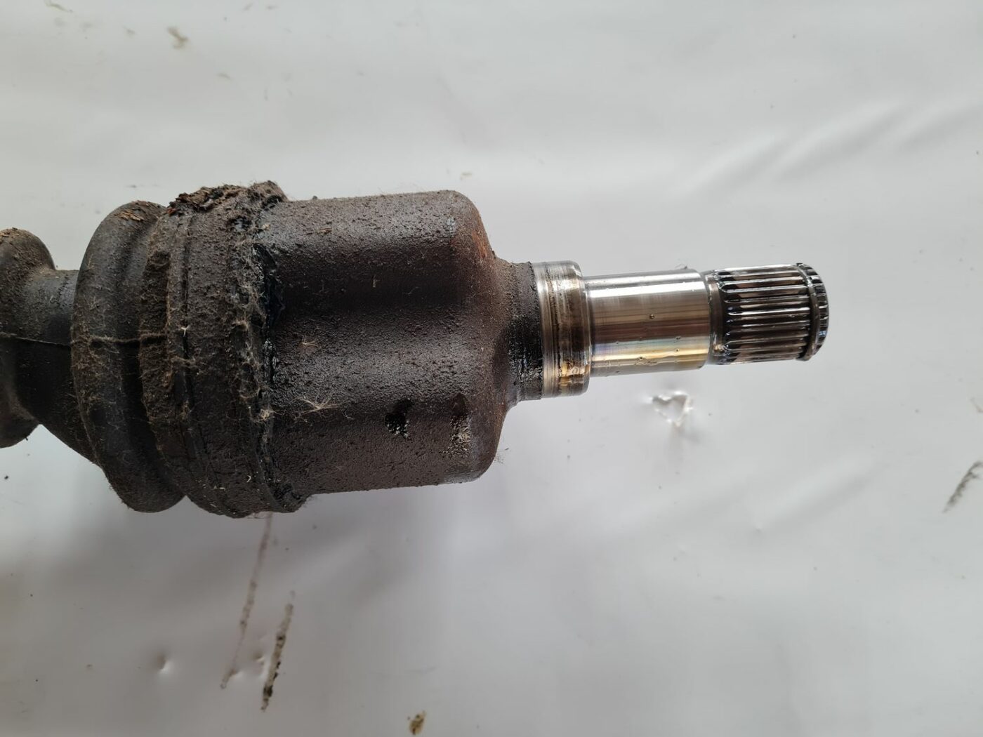 Pusass priekšējā kreisā priekš FORD FOCUS C-MAX 2004 2 Pusass priekšējā kreisā priekš FORD FOCUS C-MAX 2004