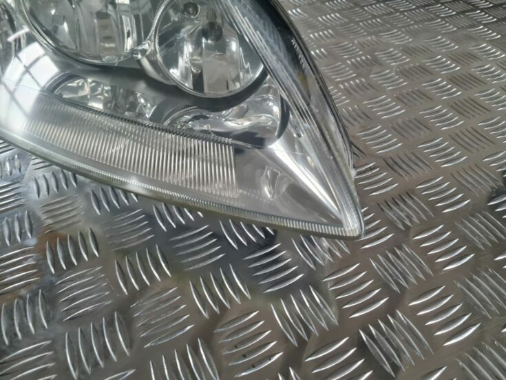 Priekšējais labais lukturis priekš FORD FOCUS C-MAX 2004