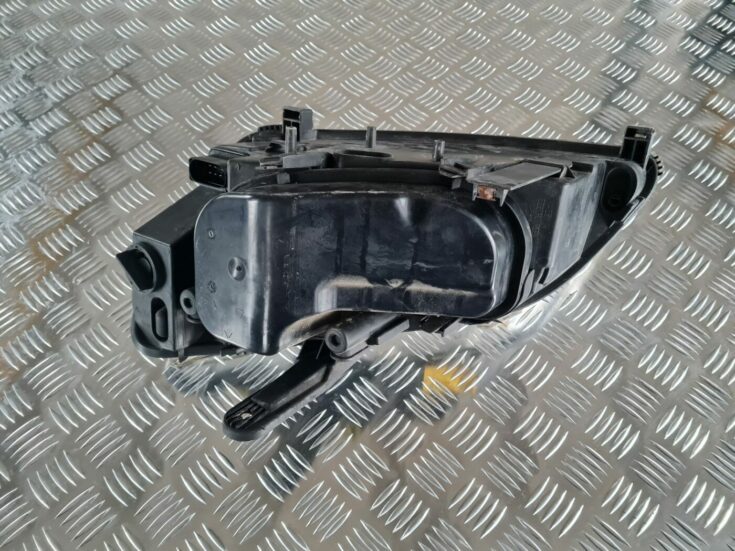 Priekšējais labais lukturis priekš FORD FOCUS C-MAX 2004