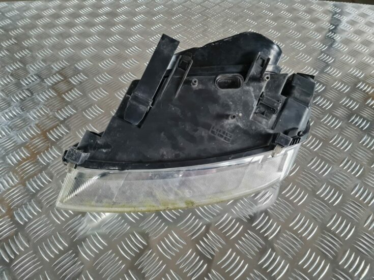 Priekšējais labais lukturis priekš FORD FOCUS C-MAX 2004