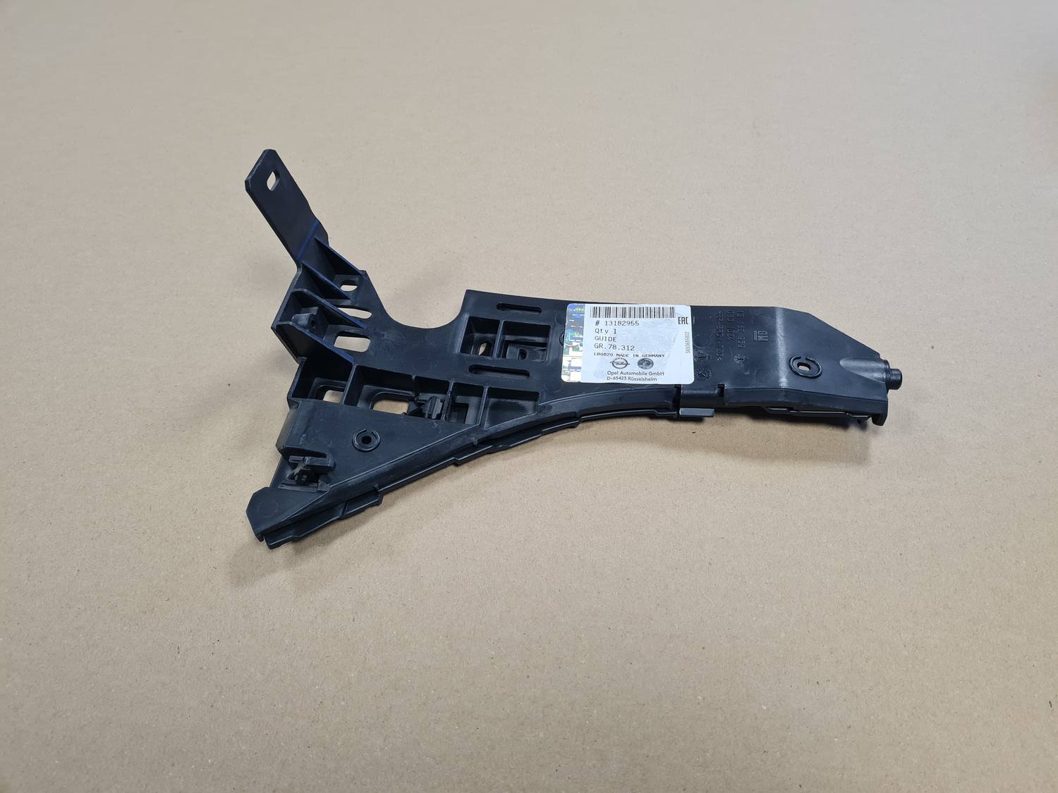 Priekšēja bufera kronšteins priekš OPEL VECTRA C 2008 1 Priekšēja bufera kronšteins priekš OPEL VECTRA C 2008