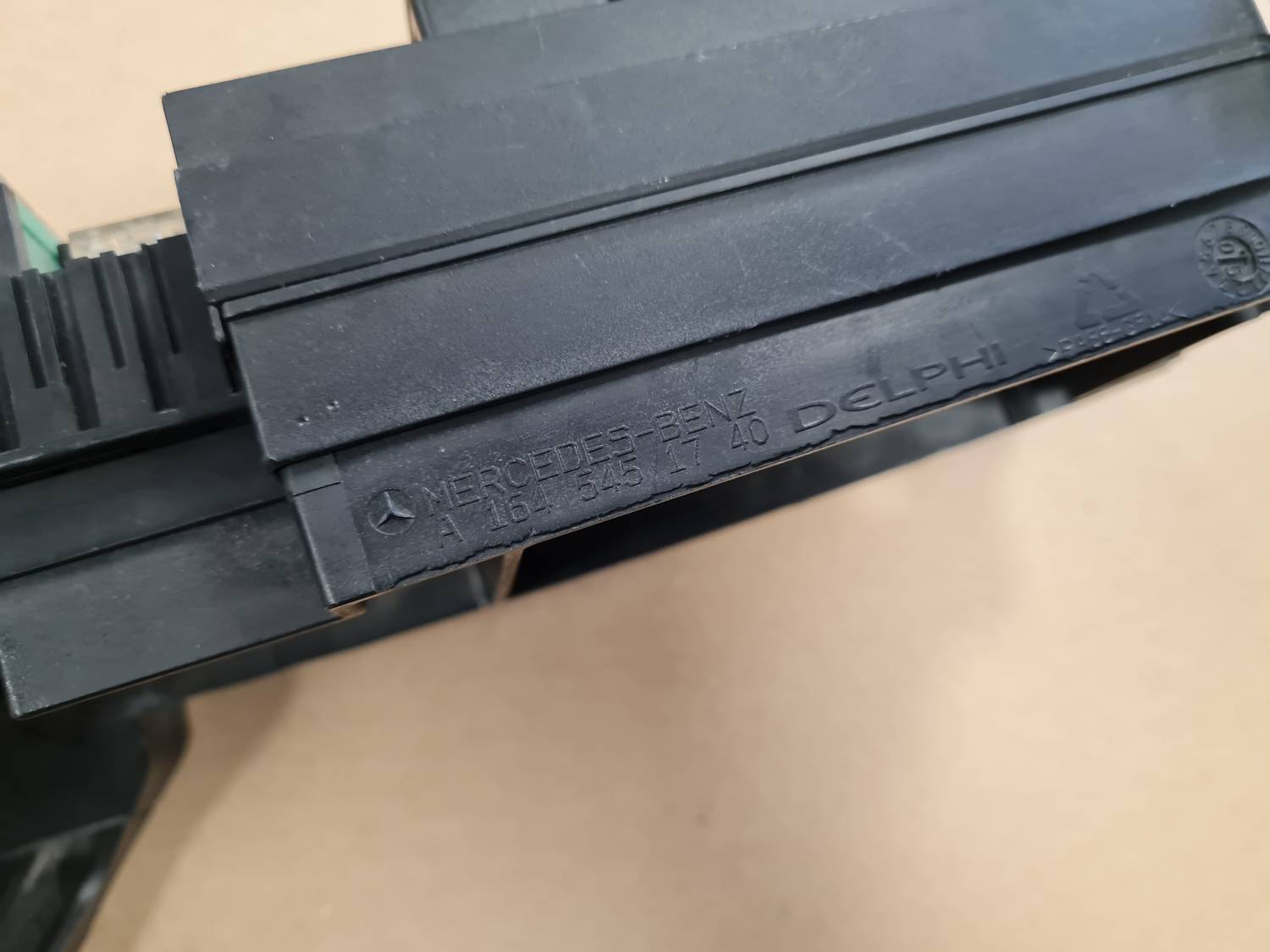 Drošinātāju bloks priekš MERCEDES BENZ ML320 2006 SILVER 3 Drošinātāju bloks priekš MERCEDES BENZ ML320 2006 SILVER