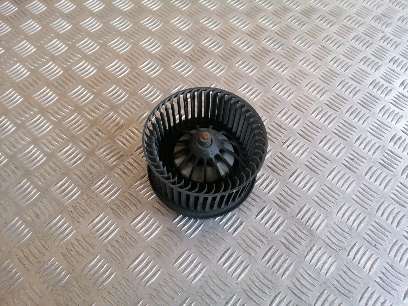 Salona ventilators priekš VOLVO C30 2008 SILVER 1 Salona ventilators priekš VOLVO C30 2008 SILVER