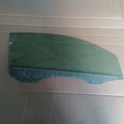 Priekšējo labo durvju stikls priekš VOLVO C30 2008 TURQUOISE