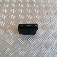 Aizmugurējā stikla apsildes ieslēgšanas poga priekš TOYOTA AVENSIS 2007