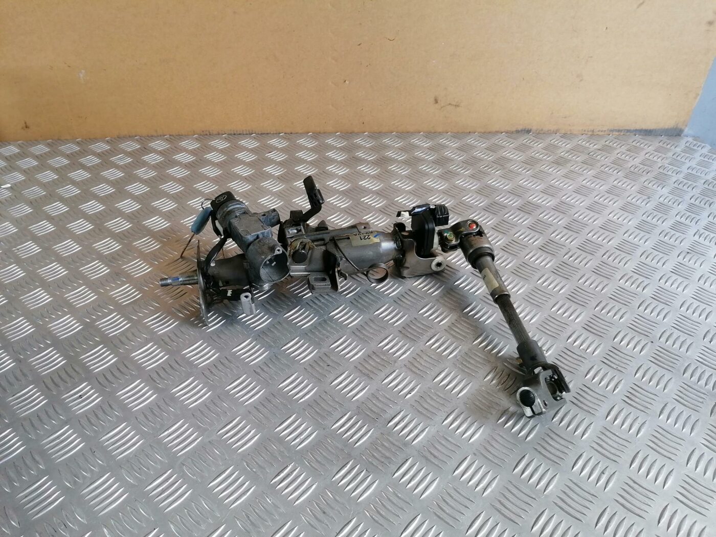 Stūres statne priekš TOYOTA AVENSIS 2007 1 Stūres statne priekš TOYOTA AVENSIS 2007