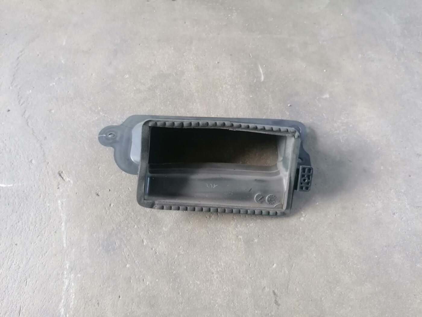 Salona gaisa vads priekš TOYOTA AVENSIS 2007 1 Salona gaisa vads priekš TOYOTA AVENSIS 2007