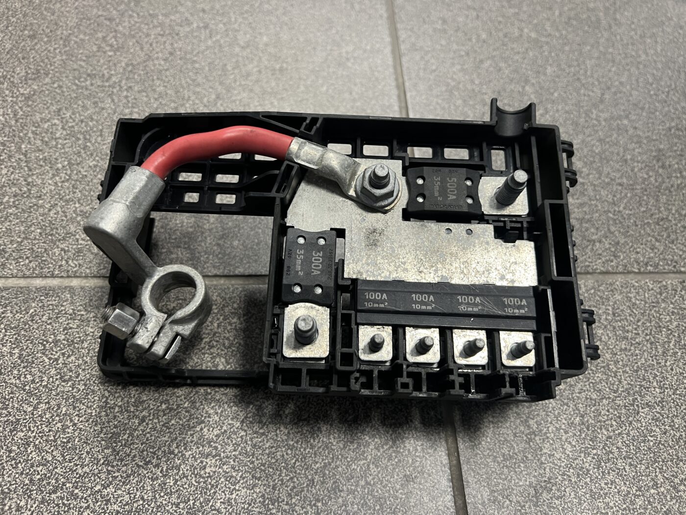 Drošinātāju bloks priekš OPEL INSIGNIA SPORTS TOURER 2013 4 Drošinātāju bloks priekš OPEL INSIGNIA SPORTS TOURER 2013