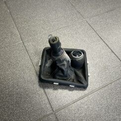 Pārnesumu pārslēgšanas kloķa auduma pārvalks priekš OPEL VECTRA C 2006