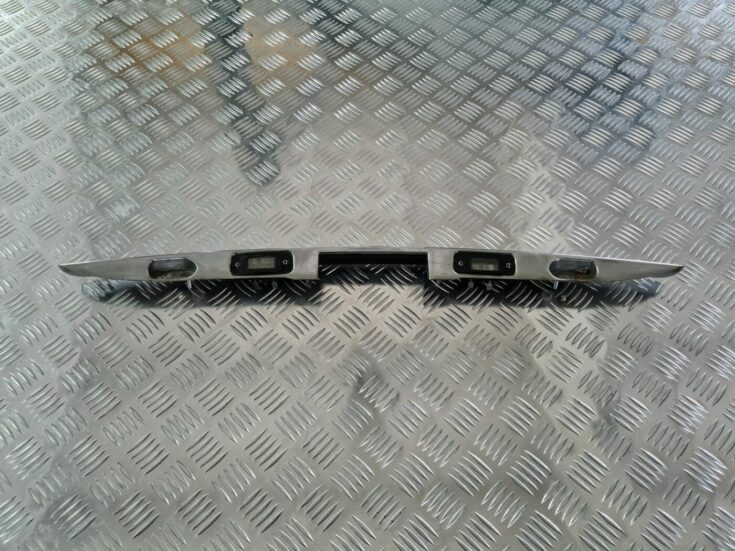 Numura zīmes gaismas uzlika komplektā priekš MERCEDES BENZ ML320 2006 SILVER