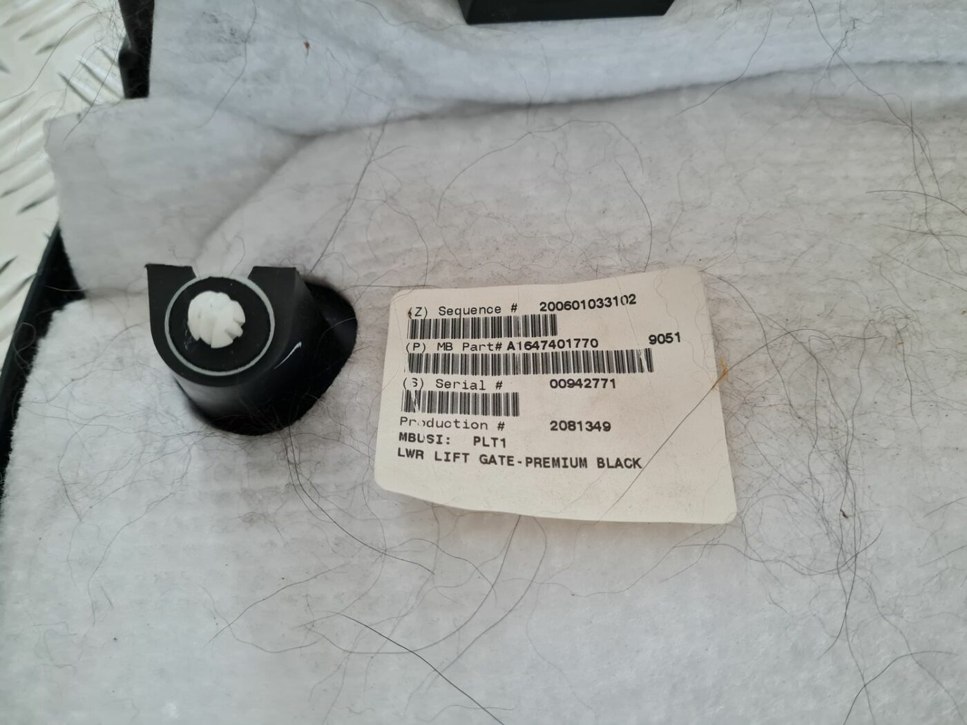 Bagāžnieka vāka liela apdare priekš MERCEDES BENZ ML320 2006 SILVER 3 Bagāžnieka vāka liela apdare priekš MERCEDES BENZ ML320 2006 SILVER