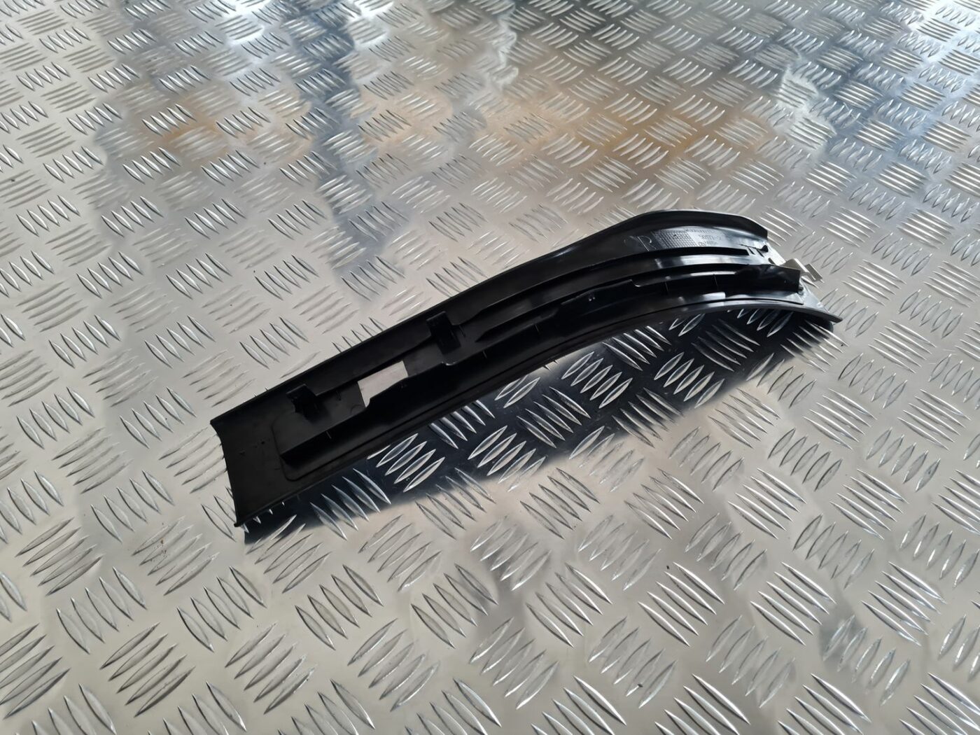 Sliekšņa aizmugurēja laba uzlika (salonā) priekš MERCEDES BENZ ML320 2006 SILVER 2 Sliekšņa aizmugurēja laba uzlika (salonā) priekš MERCEDES BENZ ML320 2006 SILVER