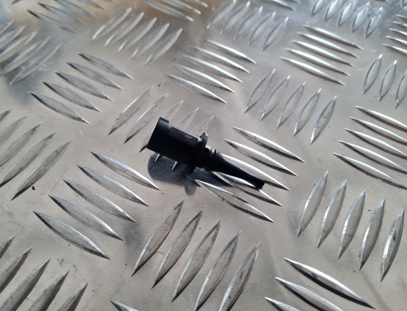 Temperatūras devejs priekš MERCEDES BENZ ML320 2006 SILVER 1 Temperatūras devejs priekš MERCEDES BENZ ML320 2006 SILVER