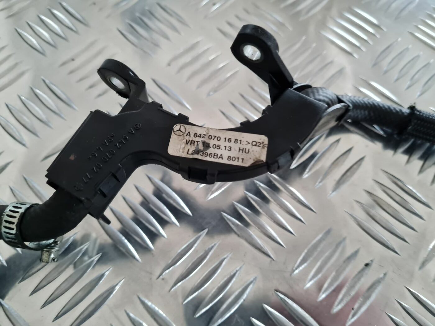 Degvielas caurule priekš MERCEDES BENZ ML320 2006 SILVER 2 Degvielas caurule priekš MERCEDES BENZ ML320 2006 SILVER