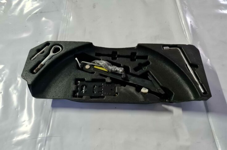 Instrumentu komplekts priekš MERCEDES BENZ ML320 2006 SILVER
