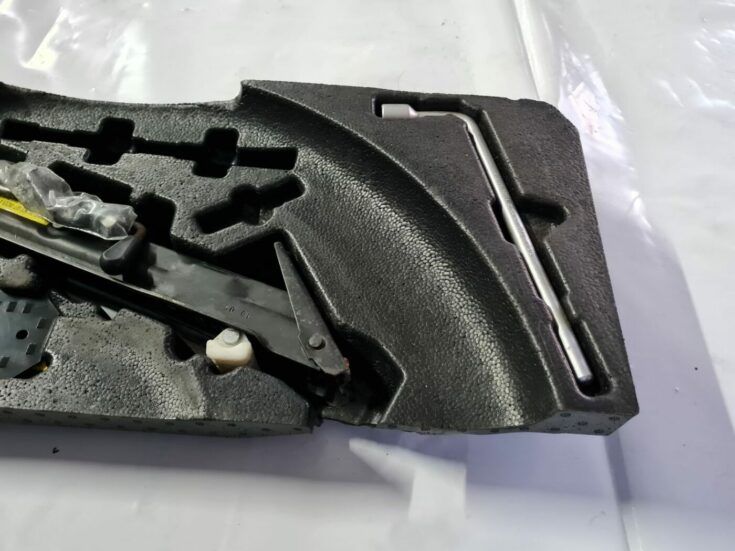 Instrumentu komplekts priekš MERCEDES BENZ ML320 2006 SILVER
