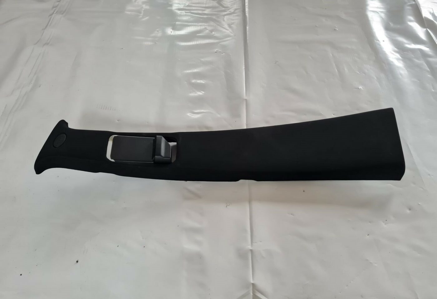 Vidējas salona statnes apdare priekš MERCEDES BENZ ML320 2006 SILVER 1 Vidējas salona statnes apdare priekš MERCEDES BENZ ML320 2006 SILVER