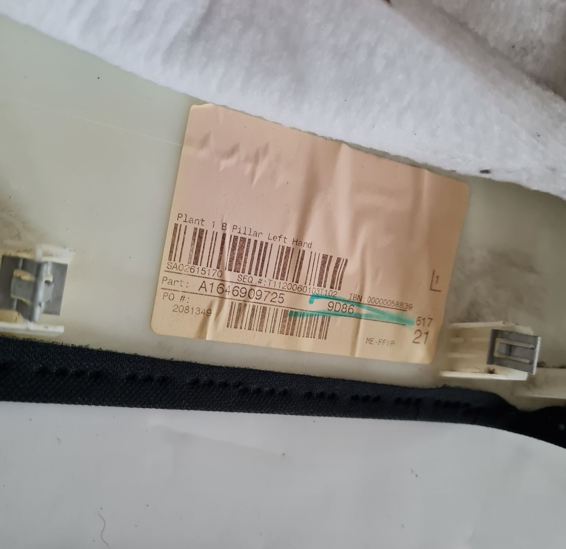 Vidējas salona statnes apdare priekš MERCEDES BENZ ML320 2006 SILVER 3 Vidējas salona statnes apdare priekš MERCEDES BENZ ML320 2006 SILVER