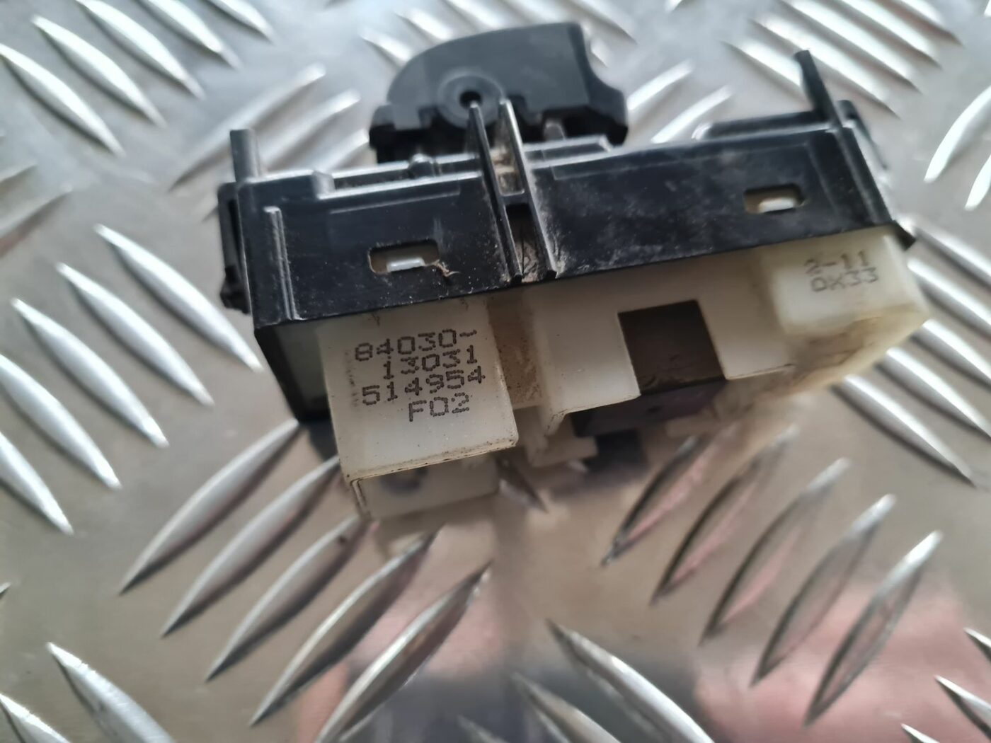 Stikla pacelšanas poga priekš TOYOTA COROLLA VERSO 2003 3 Stikla pacelšanas poga priekš TOYOTA COROLLA VERSO 2003