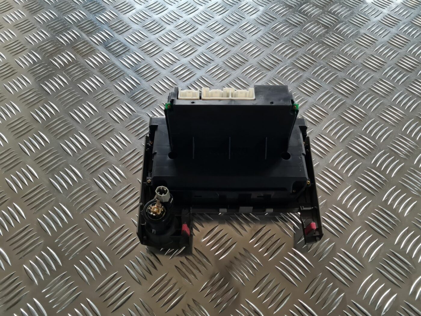 Mērinstrumentu paneļa pārslēgšanas pogas priekš TOYOTA COROLLA VERSO 2003 2 Mērinstrumentu paneļa pārslēgšanas pogas priekš TOYOTA COROLLA VERSO 2003