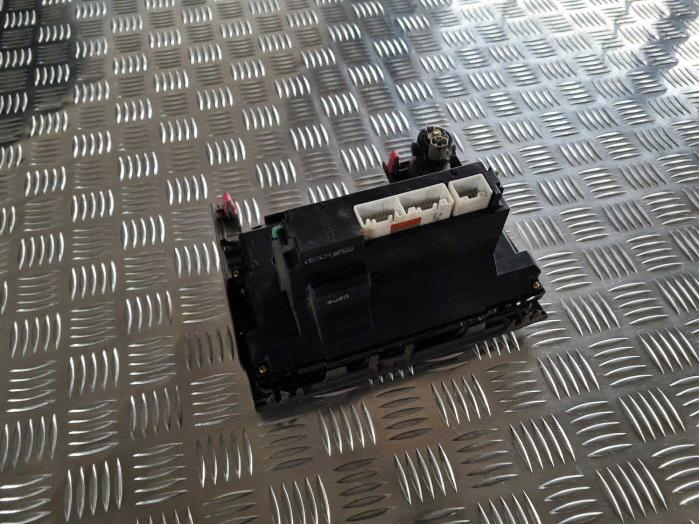 Mērinstrumentu paneļa pārslēgšanas pogas priekš TOYOTA COROLLA VERSO 2003 5 Mērinstrumentu paneļa pārslēgšanas pogas priekš TOYOTA COROLLA VERSO 2003