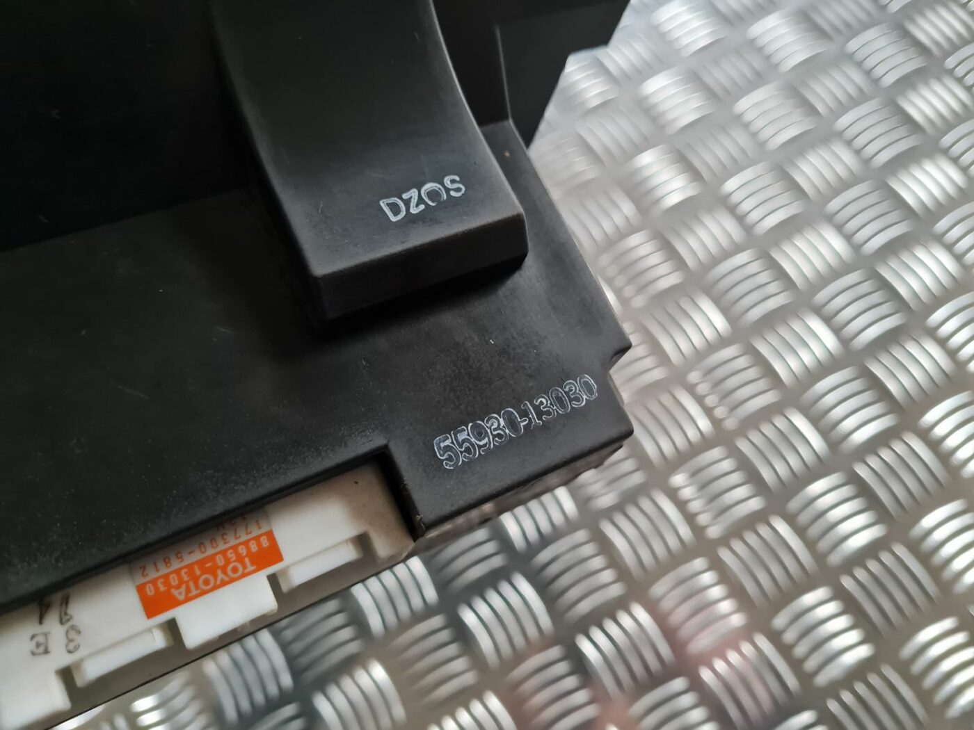 Mērinstrumentu paneļa pārslēgšanas pogas priekš TOYOTA COROLLA VERSO 2003 4 Mērinstrumentu paneļa pārslēgšanas pogas priekš TOYOTA COROLLA VERSO 2003