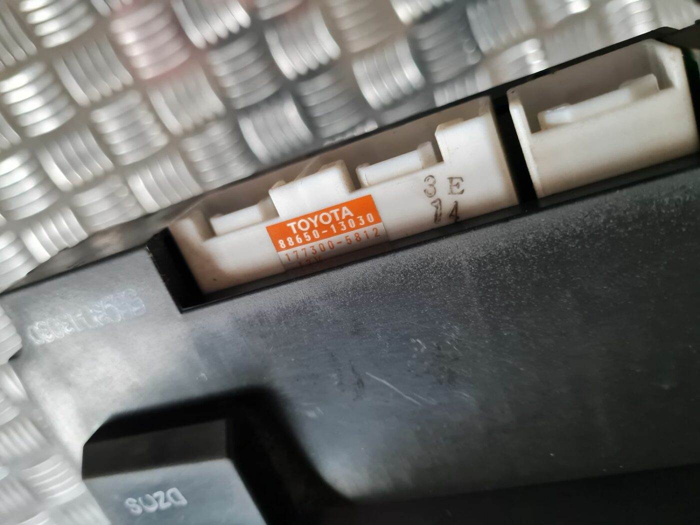 Mērinstrumentu paneļa pārslēgšanas pogas priekš TOYOTA COROLLA VERSO 2003 3 Mērinstrumentu paneļa pārslēgšanas pogas priekš TOYOTA COROLLA VERSO 2003