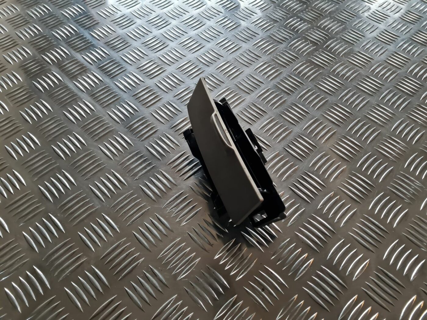 Pelnu trauks priekš TOYOTA COROLLA VERSO 2003 1 Pelnu trauks priekš TOYOTA COROLLA VERSO 2003